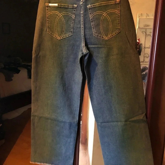 Jordache Vintage Farrah Crop Flare Jeans - Picture 4 of 10